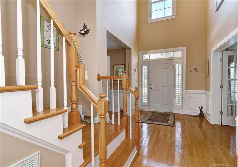 10355 Gunnison Ln, Charlotte, NC 28277
