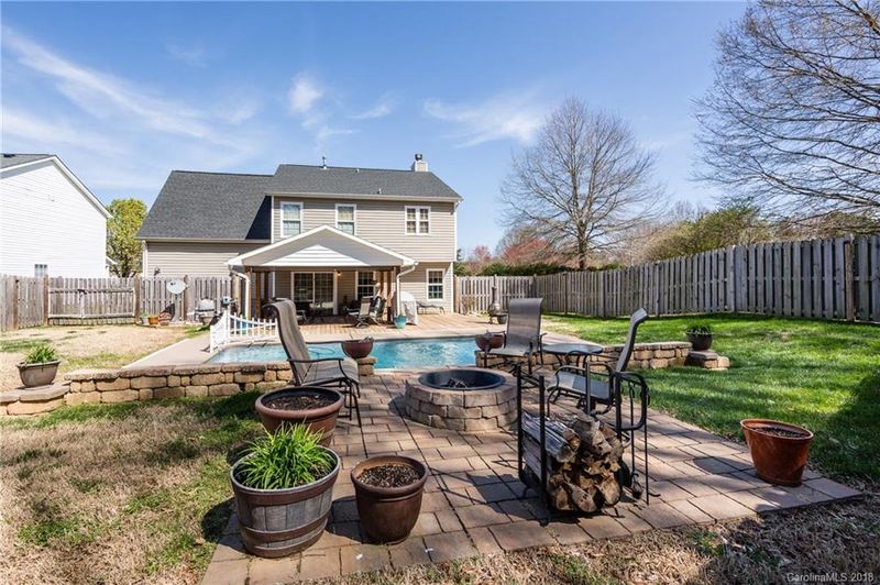 105 Camforth Dr, Mooresville, NC 28117