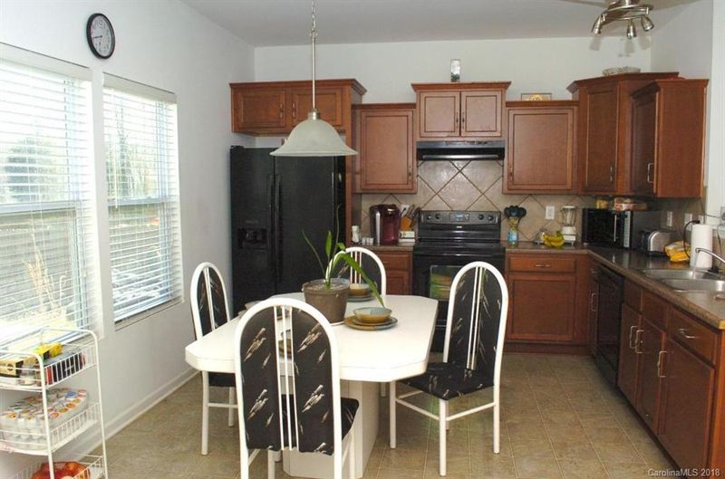 521 Sansberry Dr, York, SC 29745