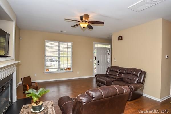 8804 Twisted Pine Dr, Charlotte, NC 28269