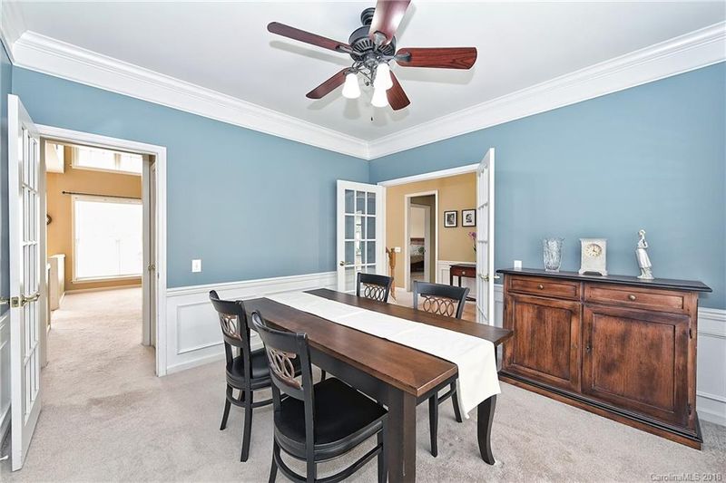 3933 Manor House Dr, Charlotte, NC 28270