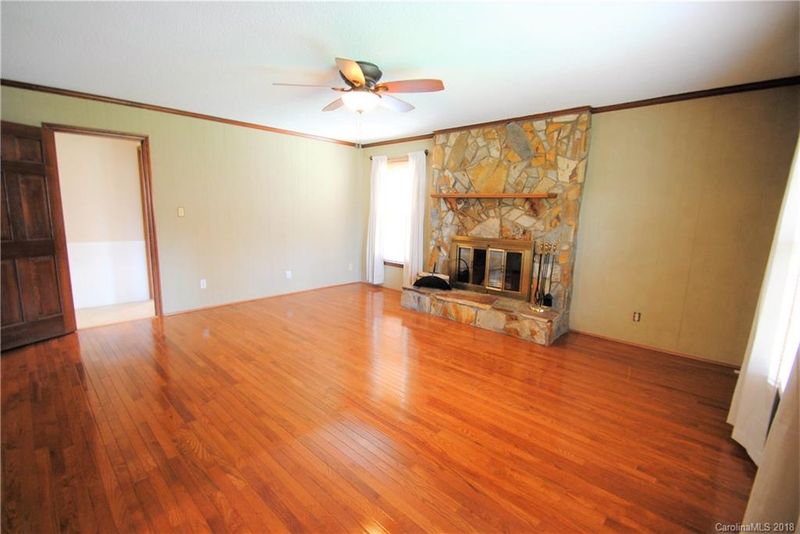 7016 Summer Pl, Charlotte, NC 28213