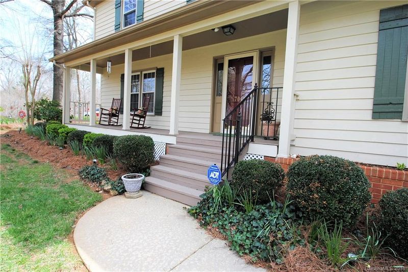 7016 Summer Pl, Charlotte, NC 28213