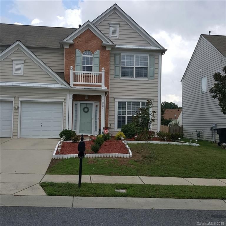 2504 Red Birch Dr, Charlotte, NC 28262