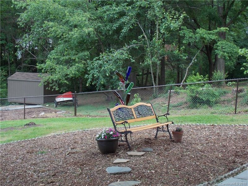 205 N 10th Ave, Maiden, NC 28650