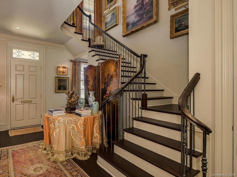 2016 Queens Rd W, Charlotte, NC 28207