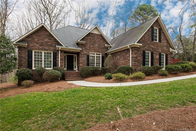 5404 Ashbury Ln, Davidson, NC 28036