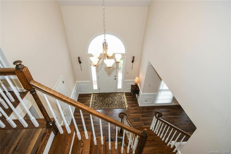 2924 Crescent Knoll Dr, Matthews, NC 28105