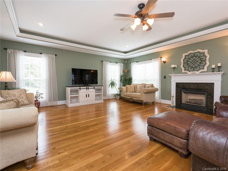 121 Logan Crossing Dr, Davidson, NC 28036