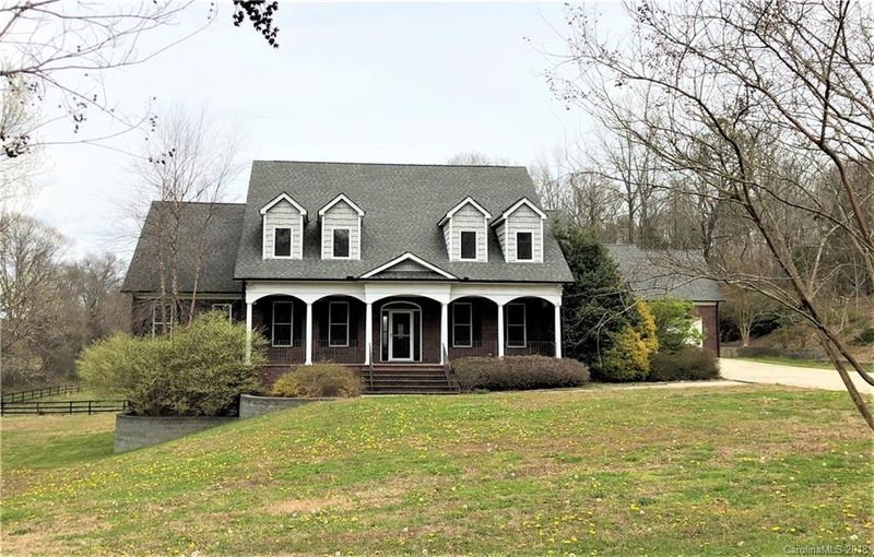 4711 Dovefield Ln, Kannapolis, NC 28081