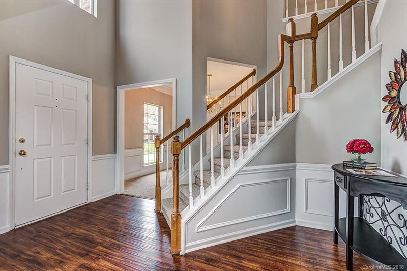 8906 Cypress Forest Dr, Charlotte, NC 28216