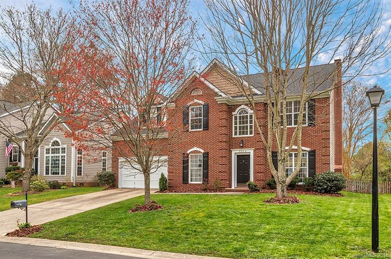 8906 Cypress Forest Dr, Charlotte, NC 28216