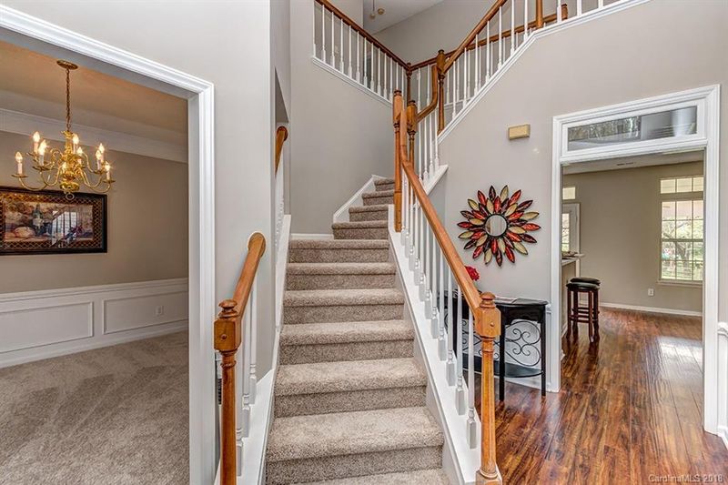 8906 Cypress Forest Dr, Charlotte, NC 28216