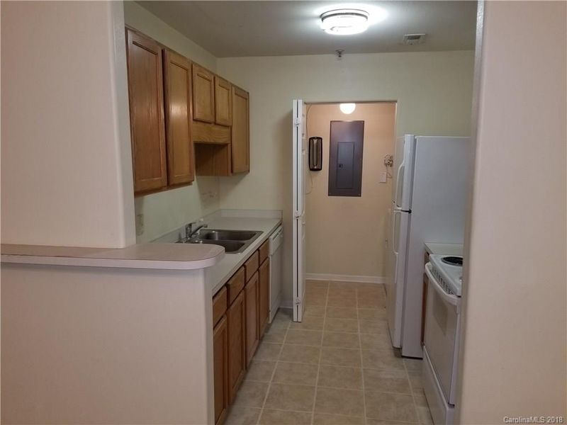 4444 Eaves Ln, Charlotte, NC 28215