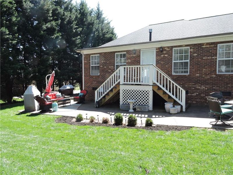35 31st Ave NE, Hickory, NC 28601