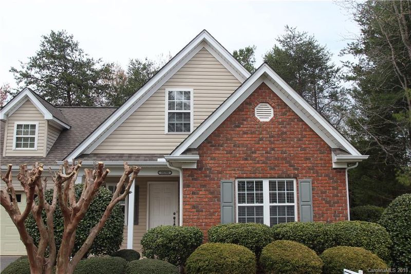 3828 16th St NE #B, Hickory, NC 28601