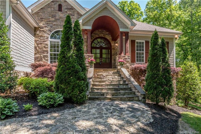 5092 Cambridge Oaks Dr, Matthews, NC 28104