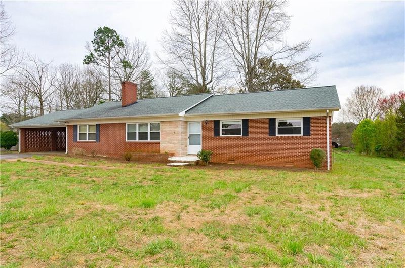 5273 Canterbury Dr, Conover, NC 28613