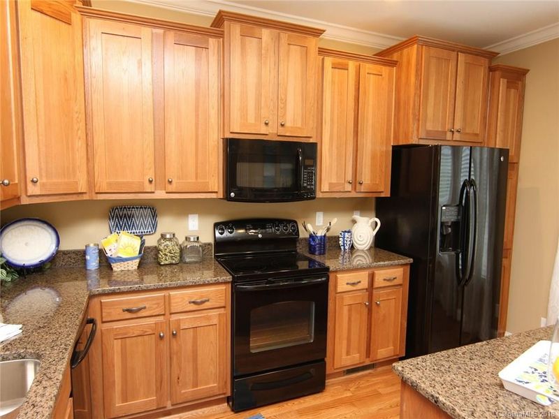 112 Ping Ct, Statesville, NC 28677