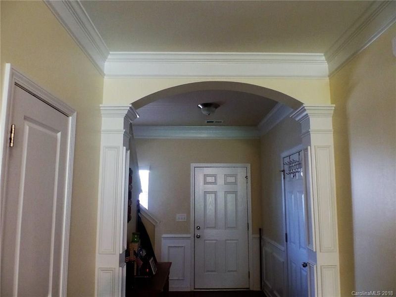 843 Rook Rd, Charlotte, NC 28216