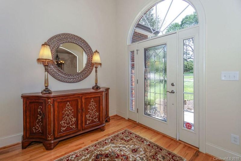4221 Pointe Norman Dr, Sherrills Ford, NC 28673