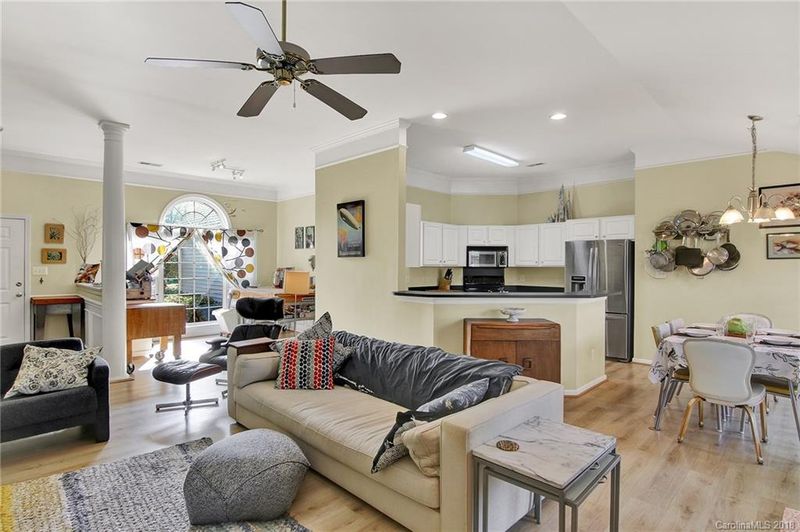 9934 Meadowmead Ct, Charlotte, NC 28273