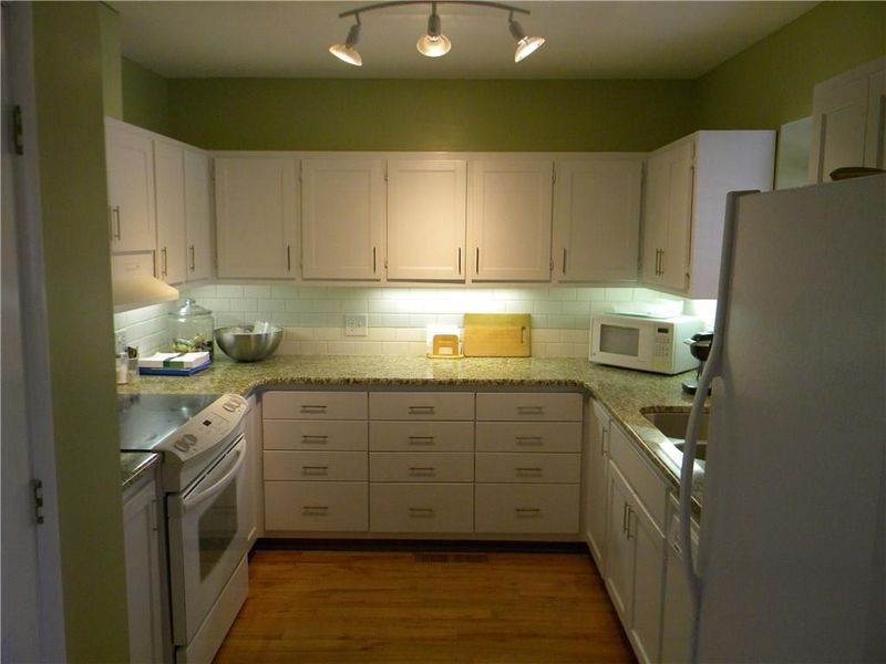 1020 Center St, Hickory, NC 28601