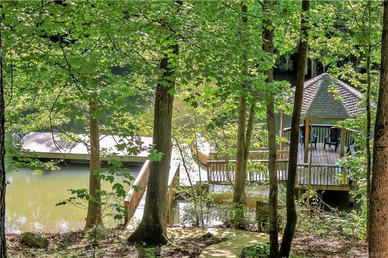 4550 Lochfoot Dr, Charlotte, NC 28278