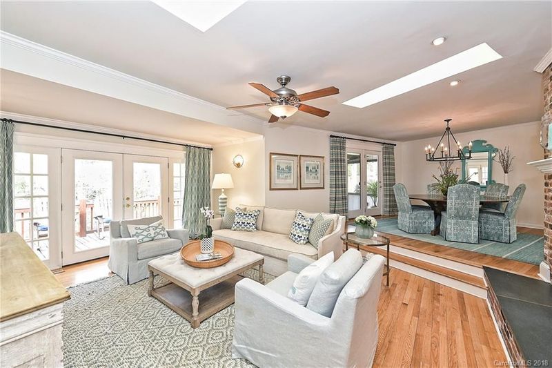 3332 Mountainbrook Rd, Charlotte, NC 28210
