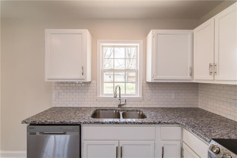 105 Crestview Dr, Concord, NC 28027