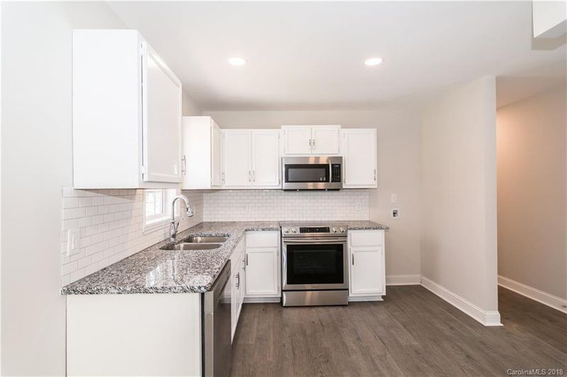 105 Crestview Dr, Concord, NC 28027