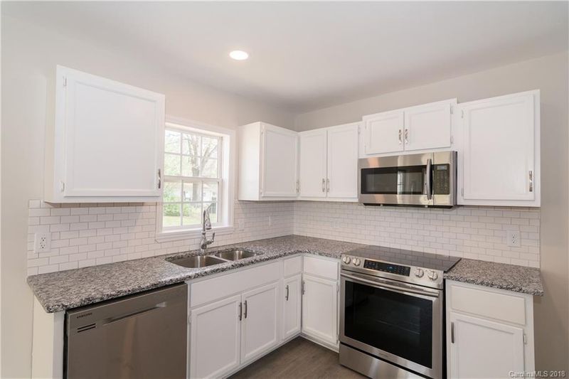 105 Crestview Dr, Concord, NC 28027