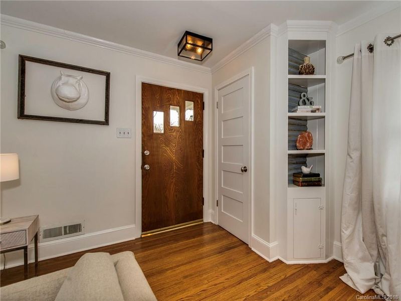 1433 Cyrus Dr, Charlotte, NC 28205
