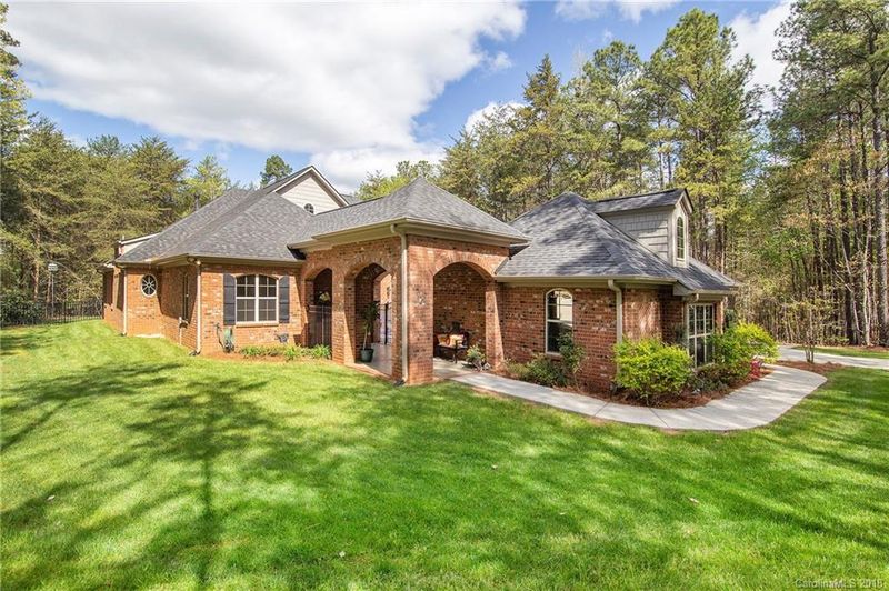 6755 Kingfisher Ct, Denver, NC 28037