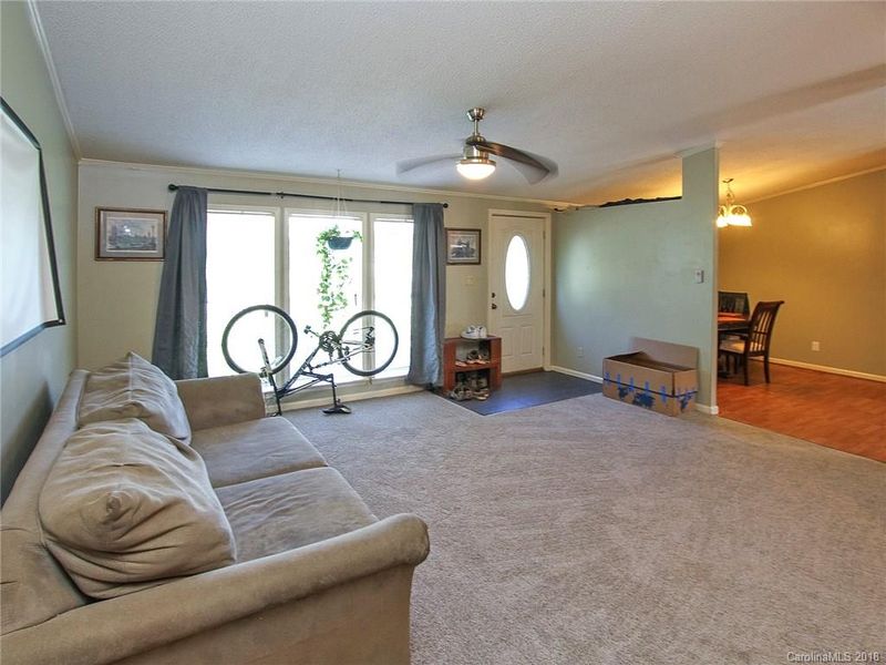 3431 Filbert Hw, Clover, SC 29710