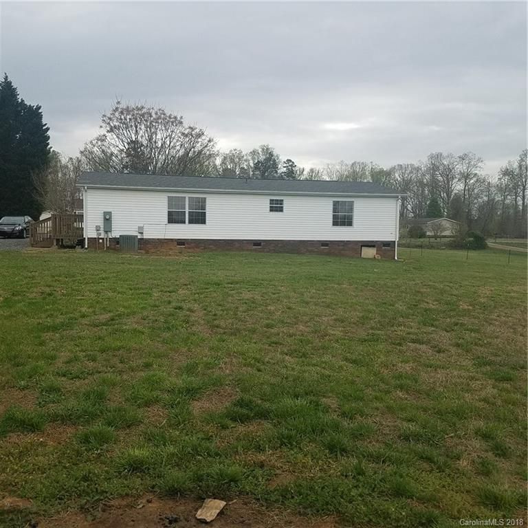 115 Hickory Nut Dr, Statesville, NC 28677