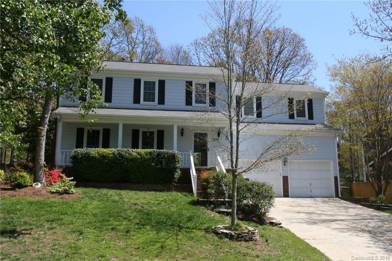 1227 Windy Hill Ln, Matthews, NC 28105