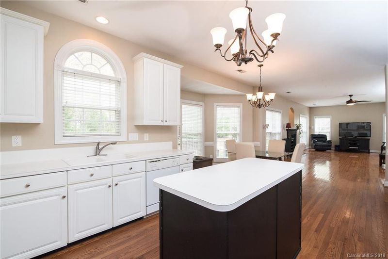 8900 Leitrim Ct, Charlotte, NC 28277