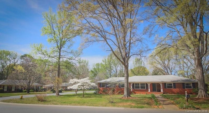 7501 Rolling Hill Rd, Charlotte, NC 28227