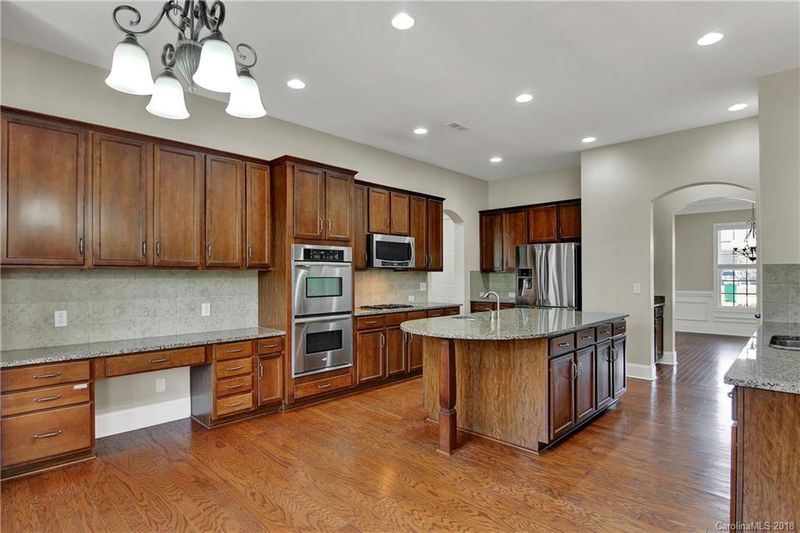 11708 Avaly Ln, Charlotte, NC 28277