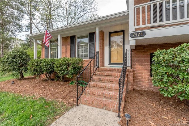 7524 Lancer Dr, Charlotte, NC 28226