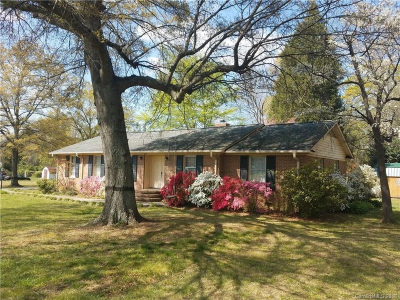 9116 Mount Holly Rd, Charlotte, NC 28214