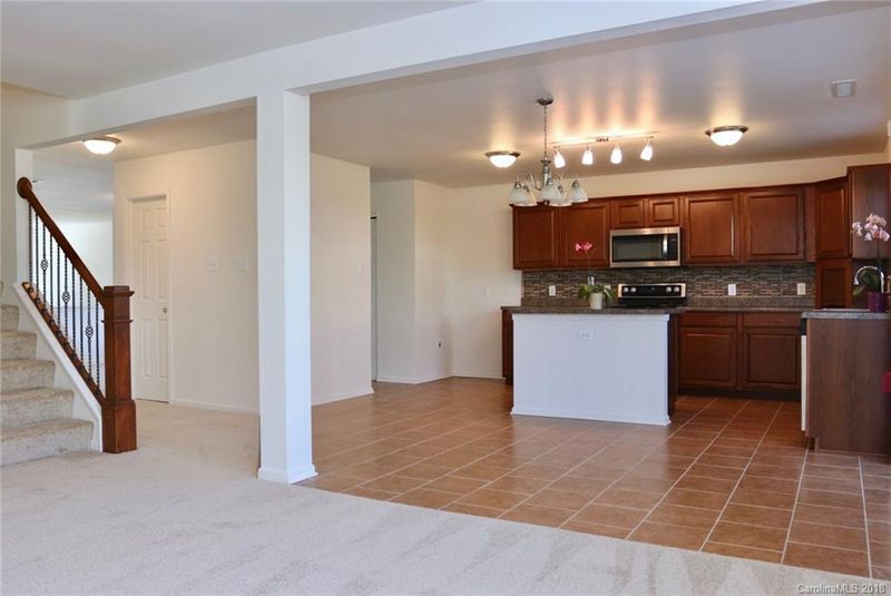 141 Olivia Ln, Lincolnton, NC 28092