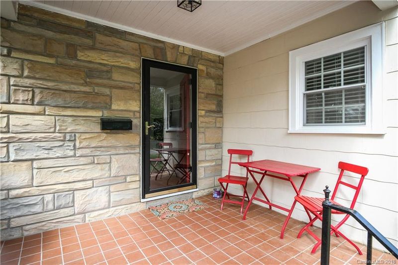 1511 Chippendale Rd, Charlotte, NC 28205