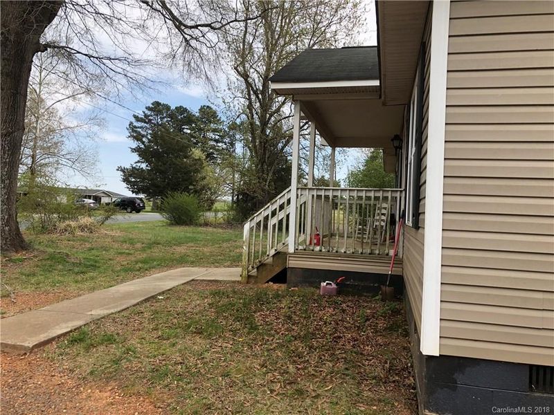 924 Walkers Grove Rd, Wingate, NC 28174