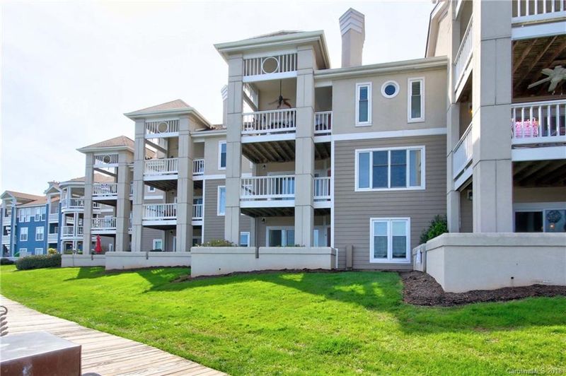 18631 Vineyard Point Ln #11, Cornelius, NC 28031