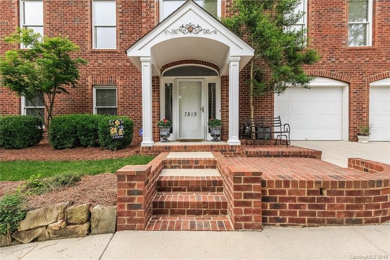 7819 Bradenton Dr, Charlotte, NC 28210