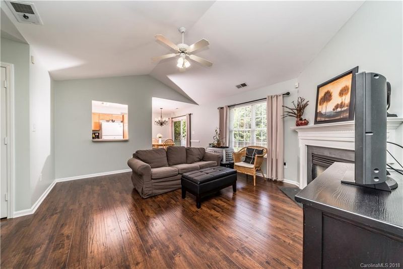 3043 Longspur Dr, Matthews, NC 28105
