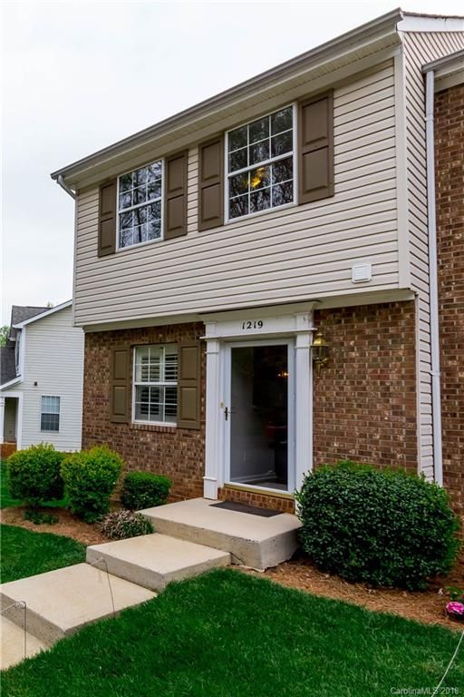 1219 Maple Shade Ln, Charlotte, NC 28270