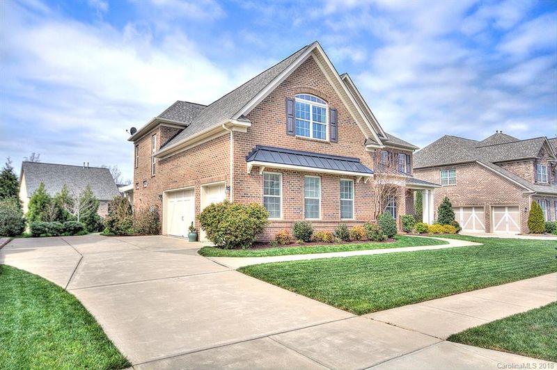8202 Caesars Head Dr, Waxhaw, NC 28173